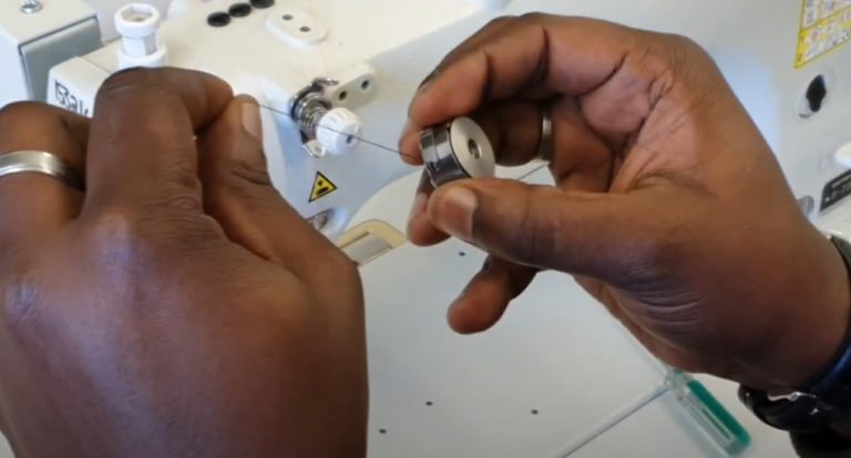 Read more about the article 4. Inserting and setting the bobbin tension/ Ukulungisa irhali ye bobbin